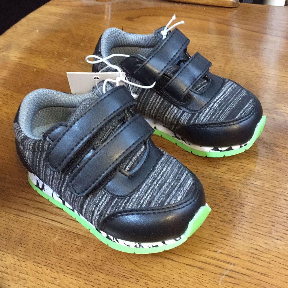 Size 5 cat & jack shoes